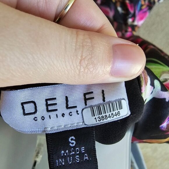 Delfi Collective Lindsay Floral Gown Size Small - Picture 13 of 13